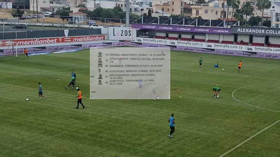 Πάγκος με έξι μικρούς (Οι δύο γκολκίπερ)