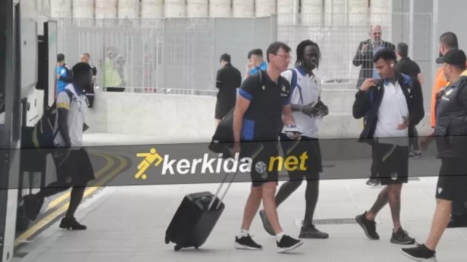 Φωτορεπορτάζ από την άφιξη του ΑΠΟΕΛ