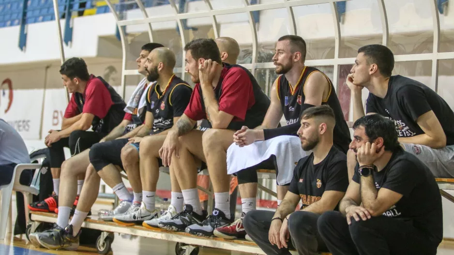 Στον πάγκο...