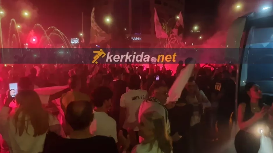 (BINTEO/ΦΩΤΟΣ Kerkida) Πράσινο... πάρτι στο συντριβάνι- Αποθεώθηκαν ξανά οι πρωταθλητές!