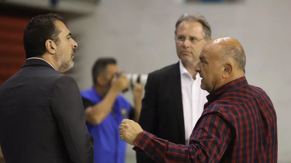 Τελικό... ο Καραπατάκης