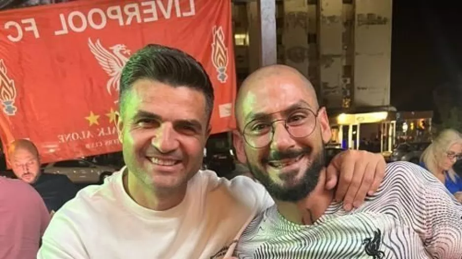 Είδε... Λίβερπουλ ο κόουτς στο Gerrard's Kitchen Bar