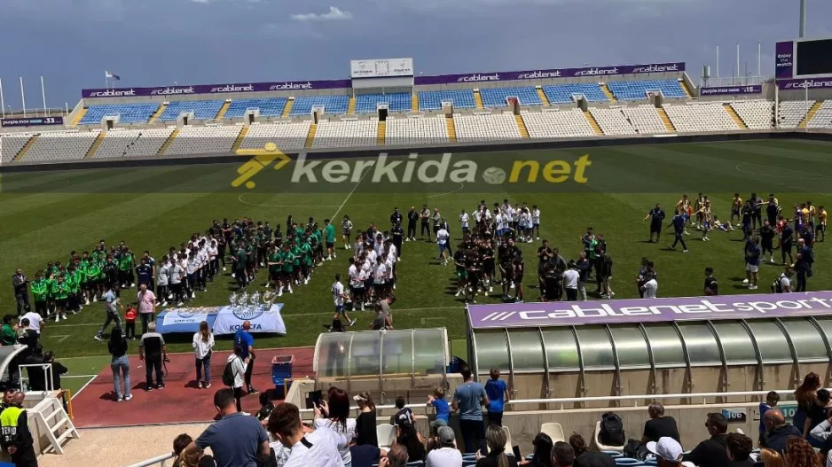 Super Cup/ Οι απονομές στους φιναλίστ (Φώτος)