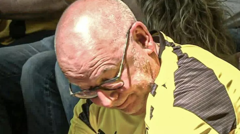 Παγωμένα πρόσωπα στο "Signal Iduna Park" στο 1ο ημίχρονο