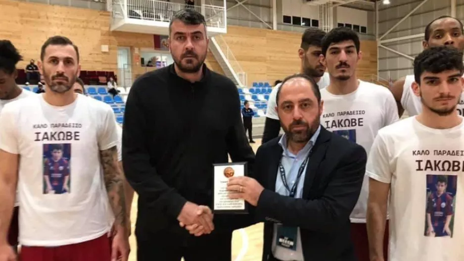 Παρελθόν μετά από 4 χρόνια... 