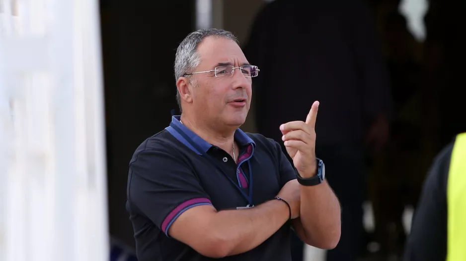 Βρήκε ακόμη μία ομάδα;
