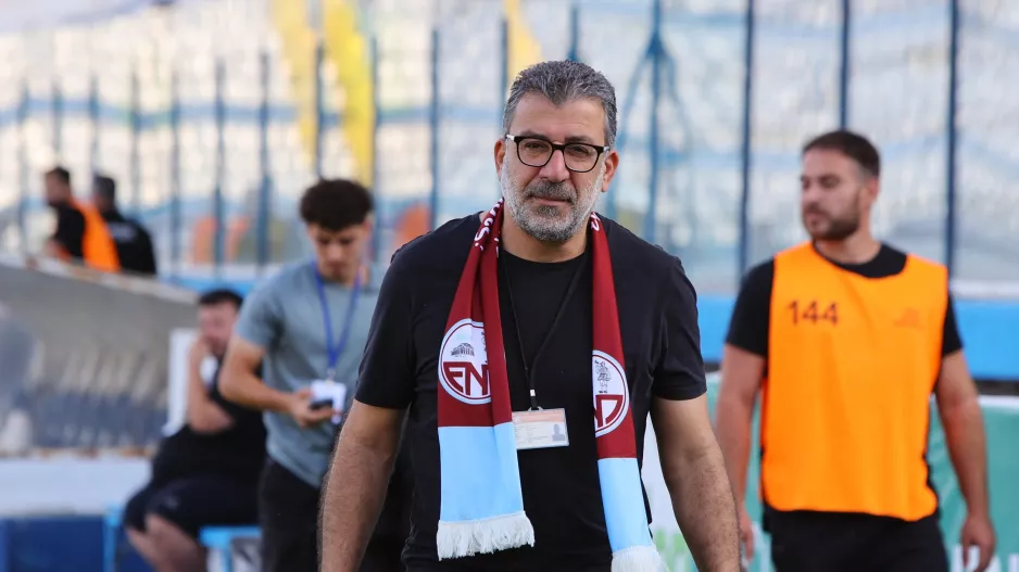 Με κασκόλ ο Φώτης!