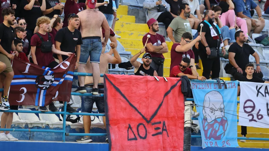 Ξανά κόκκινος φάκελος και "Δόξα"