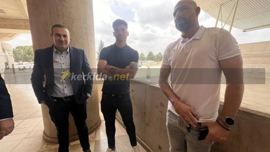 Η γαλαζοκίτρινη πλευρά...
