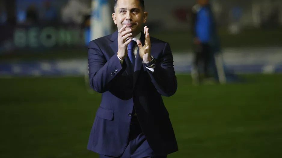 Συνεχίζει...