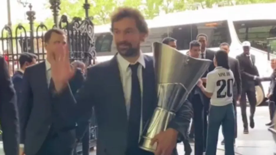 Η Ρεάλ έκανε την καθιερωμένη επίσκεψη στο Δημαρχείο για τον τίτλο της EuroLeague