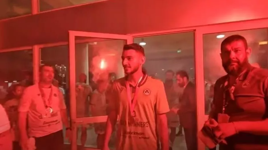 Η αποθέωση των Ομονοιατών στους παίκτες (βίντεο)