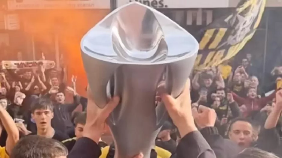 Παροξυσμός στα Τρίκαλα για την κούπα της ΑΕΚ