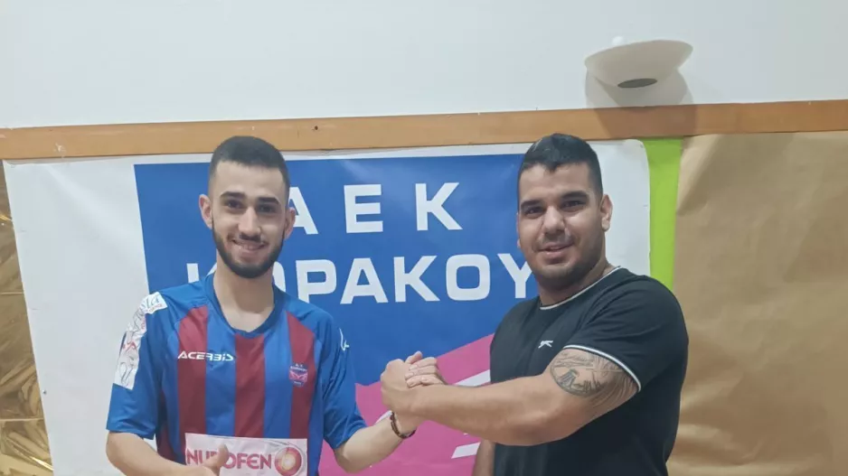 Ανανέωσε με Χριστοδούλου
