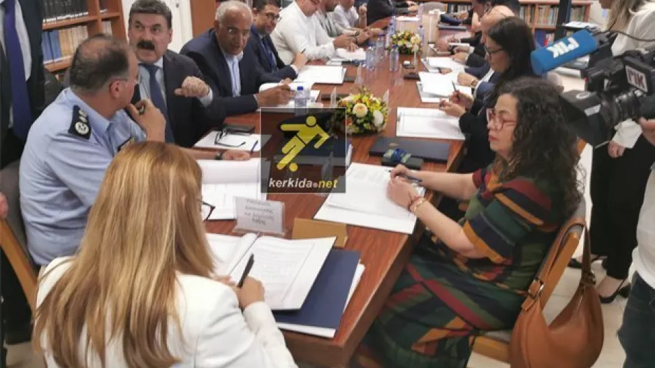 Φώτος/Υπογράφηκε το Μνημόνιο κατά της βίας - Το kerkida στο Υπουργείο
