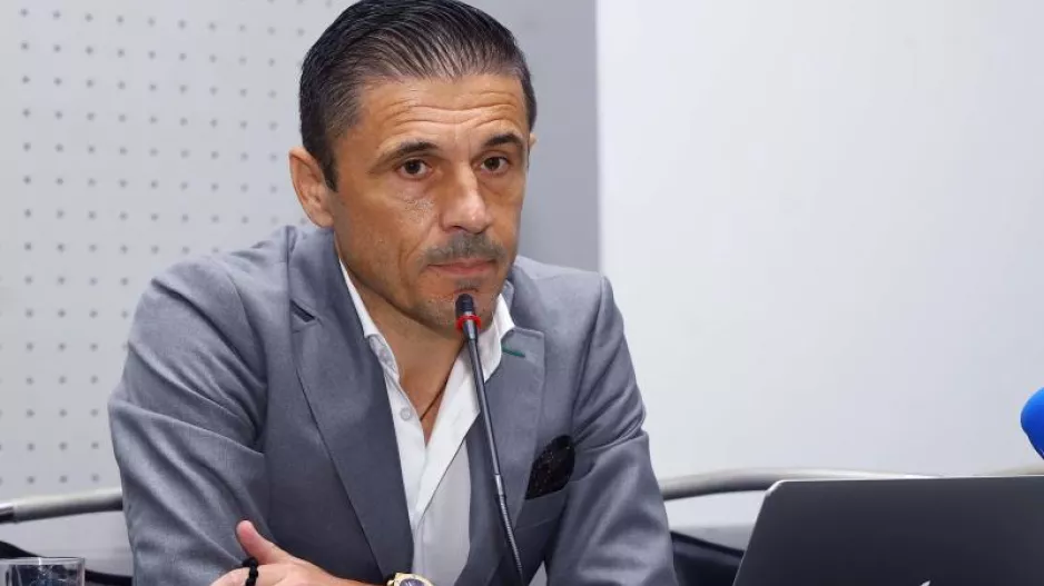 Φωνές/Μάζιτς