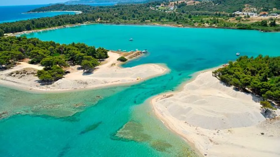 Νέα Σαλαμίνα και στην Χαλκιδική (φώτο)