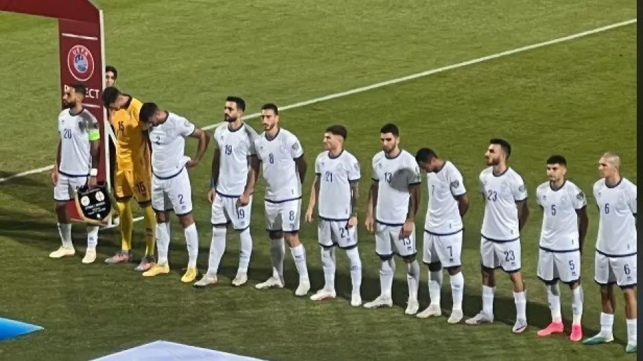 Η ανάκρουση του Εθνικού Ύμνου στην ΑΡΕΝΑ (βίντεο kerkida)