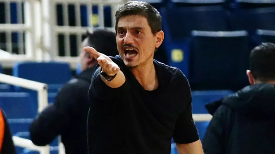 Γιαννακόπουλος: «Αυτοί οι διαιτητές έχουν φωτογραφίες στο ΣΕΦ κι εκτός έδρας-Η ΚΕΔ δεν ξέρει τίποτα»