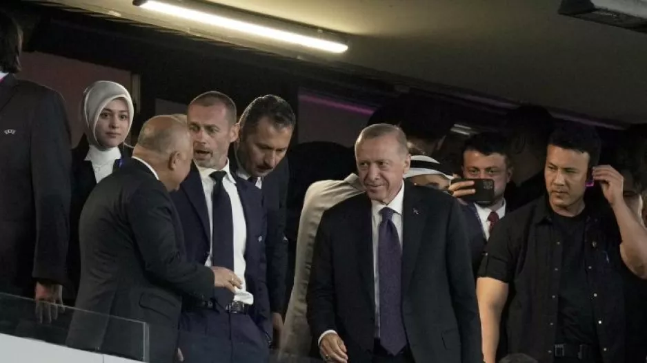 Ο Ερντογάν στον τελικό με Τσέφεριν και Θεοδωρίδη