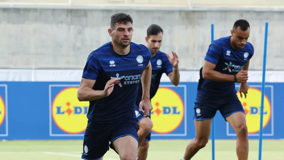 Δεν είναι διαθέσιμος... 