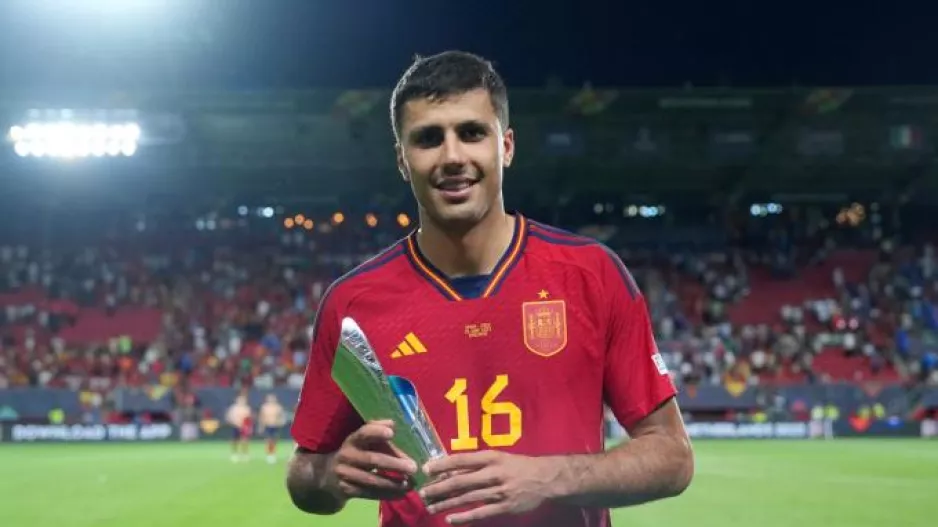 Απίστευτη σεζόν για Ρόντρι: MVP σε τελικό Champions και Nations League!