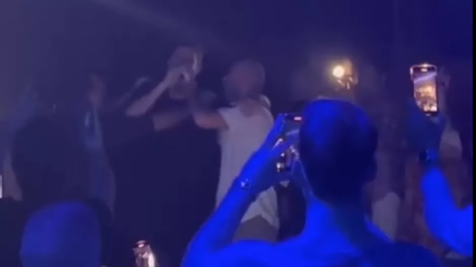 Τραγούδησε... ο Σπανούλης/"Σάσα, αλάνι για πάντα στο λιμάνι" (βίντεο)