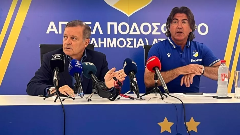 Τέσσερις προπονητές/ΑΠΟΕΛ