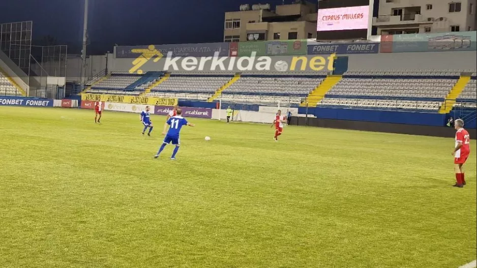 Φινάλε με φιλικό παλαιμάχων/ Ανόρθωση - Νέα Σαλαμινα... στο "Χ" (Φώτος)