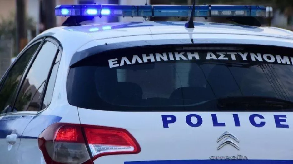 Έθαψε σε σακούλες 35.000 ευρώ που έκλεψε από γειτόνισσα του