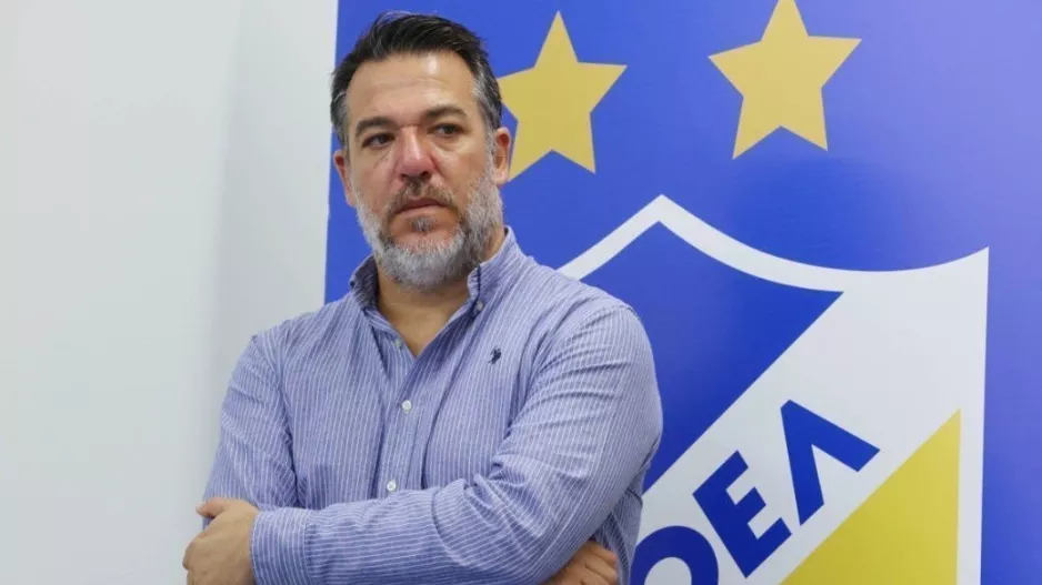 "Υπάρχουν τρεις δρόμοι - Ο τρίτος δεν άφησε κανένα σύμφωνο"