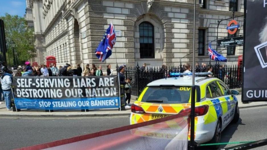 Λονδίνο: Έκλεισε η Ντάουνινγκ Στριτ λόγω «ύποπτου πακέτου»