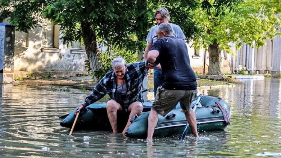 «Πνίγηκαν» 24 χωριά μετά την έκρηξη στο φράγμα