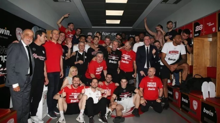 Συγχαρητήρια από ΠΑΕ Ολυμπιακός και Ερασιτέχνη για το πρωτάθλημα: «Το "μέχρι τέλους" είναι μόνο η αρχή...»