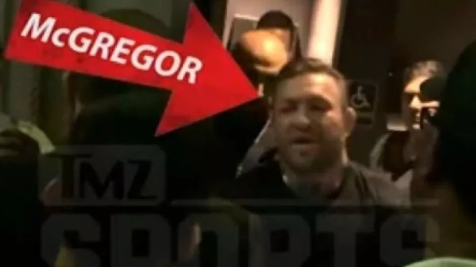 Κυκλοφόρησε βίντεο με τον ΜακΓκρέγκορ να οδηγεί την κοπέλα που τον κατηγορεί για βιασμό στις τουαλέτες