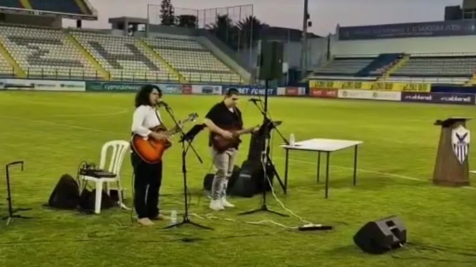 (ΒΙΝΤΕΟ kekida) Συγκίνησε άπαντες το…  ''Χώμα που περπάτησα''