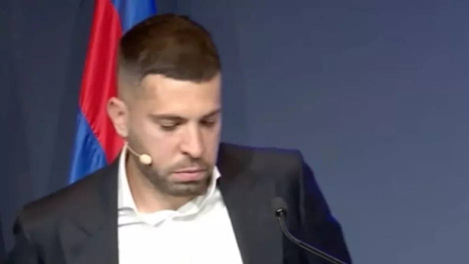 Λύγισε στο "αντίο" του ο Άλμπα 