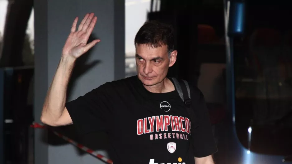 Ολυμπιακός: Με ευχές στον Μπαρτζώκα η άφιξη στο ΣΕΦ για το Game 3 με τον Παναθηναϊκό