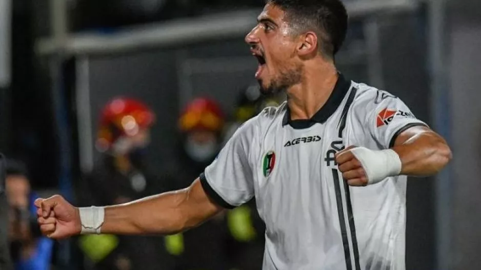 «Ενδιαφέρον από Φιορεντίνα και La Liga για Νικολάου»