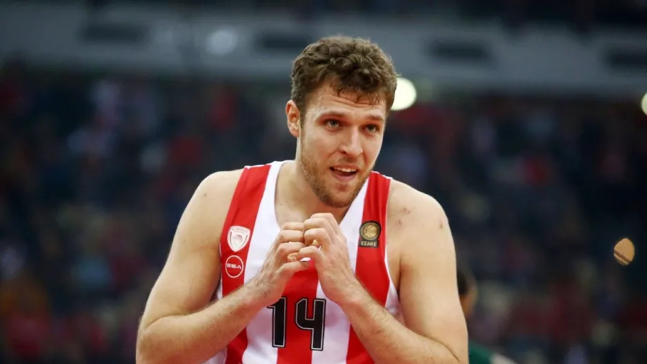Βεζένκοβ: Η ερμηνεία των exceptions του NBA και τα δεδομένα για τον φόργουορντ του Ολυμπιακού