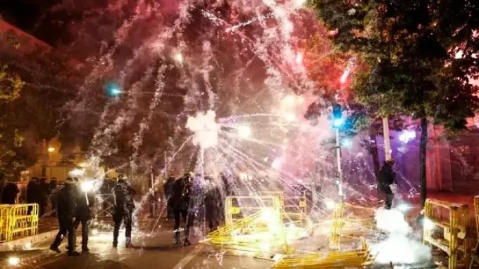 Γαλλία: Νύχτα κόλασης μετά τη δολοφονία του 17χρονου από αστυνομικό-150 συλλήψεις