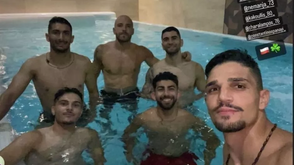 Ομόνοια... στην πισίνα