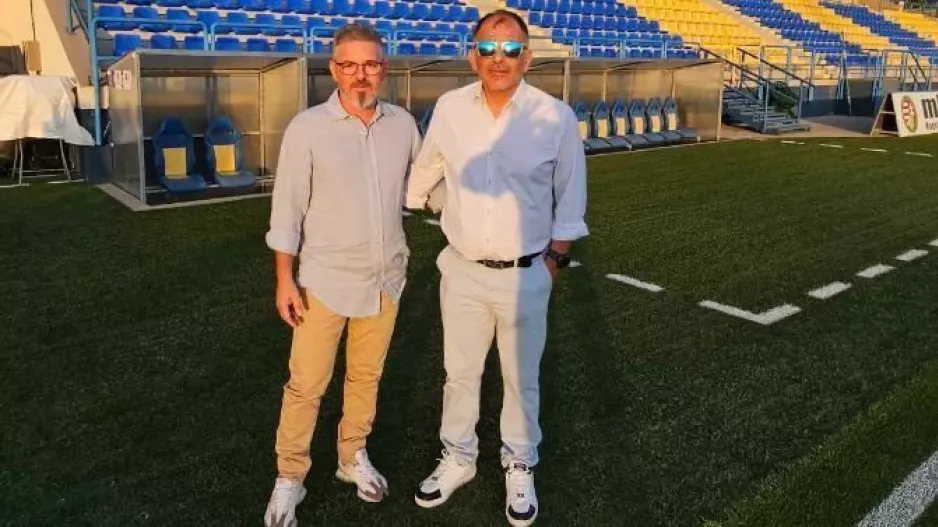 Μαζί... τα αδέλφια στο Városi Stadion