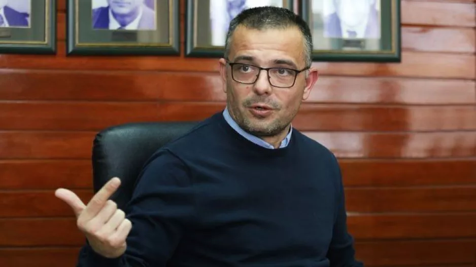 Αναπληρωτής Πρόεδρος της Ομοσπονδίας Σερβίας/"Μπορείτε να αποκλείσετε το ΑΠΟΕΛ και να μπείτε ομίλους"