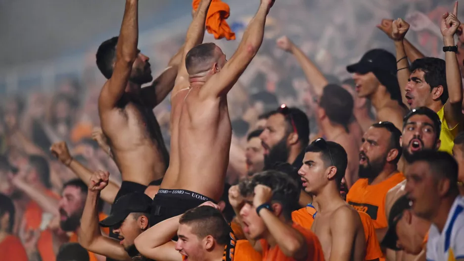 ΒΙΝΤΕΟ/Πορτοκαλί: "Κόσοβο - Σερβία, Ελλάς - Μακεδονία!"