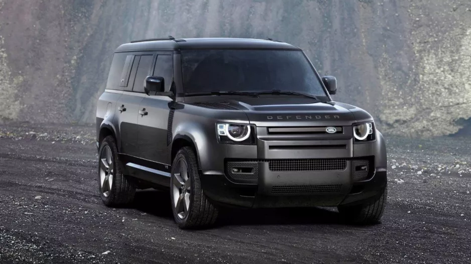 Η γκάμα του θρυλικού Land Rover Defender μεγαλώνει με το πολυτελές 130 Outbound 