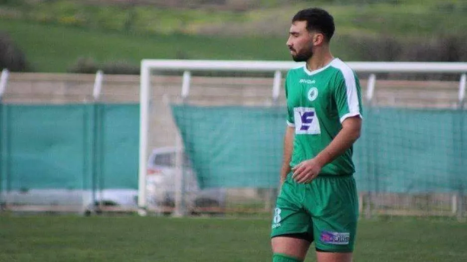 Έντυσαν στα ερυθρόλευκα τον Μιχαήλ