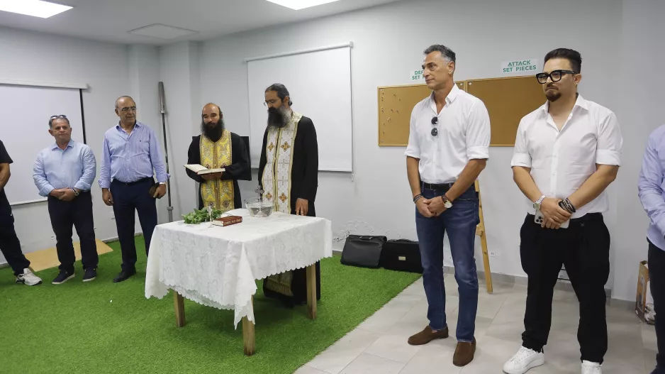 Αγιασμός πριν την πρώτη της σεζόν (φώτος)