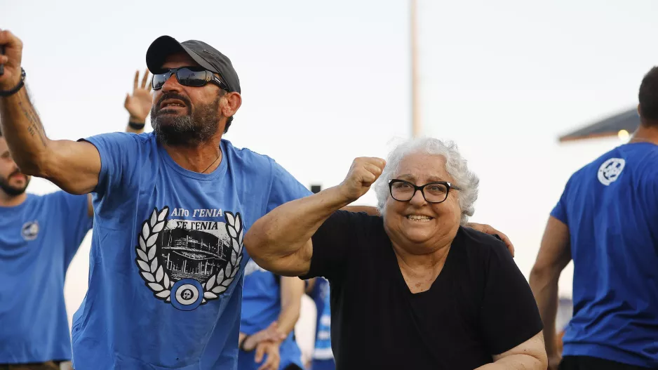 "Παίζει" στην Ελλάδα η γιαγιά! 