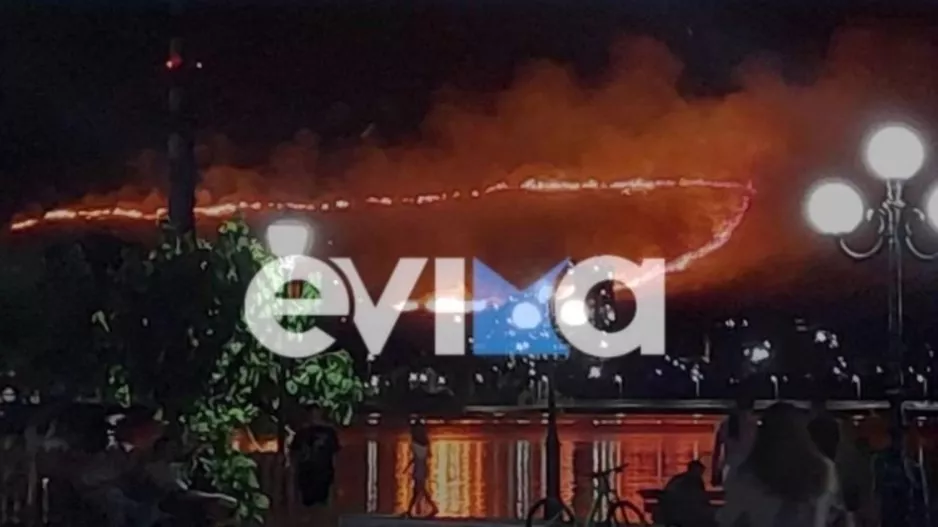 Πύρινη κόλαση στην Εύβοια: Ξεφεύγει το μέτωπο της φωτιάς στο Αλιβέρι
